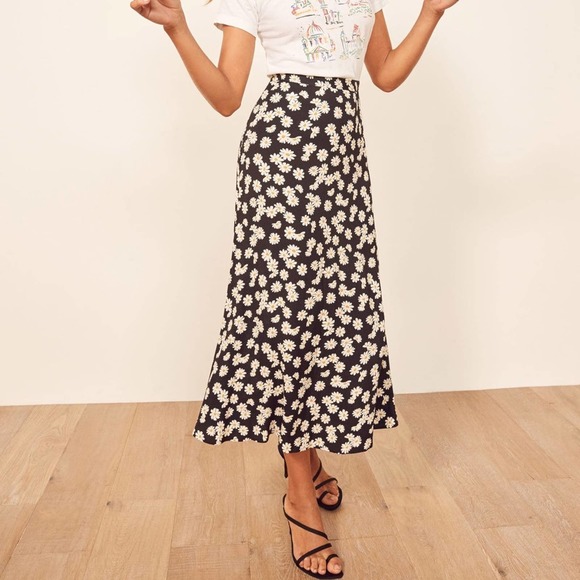 Reformation Dresses & Skirts - REFORMATION Bea Daisy Print Midi Skirt